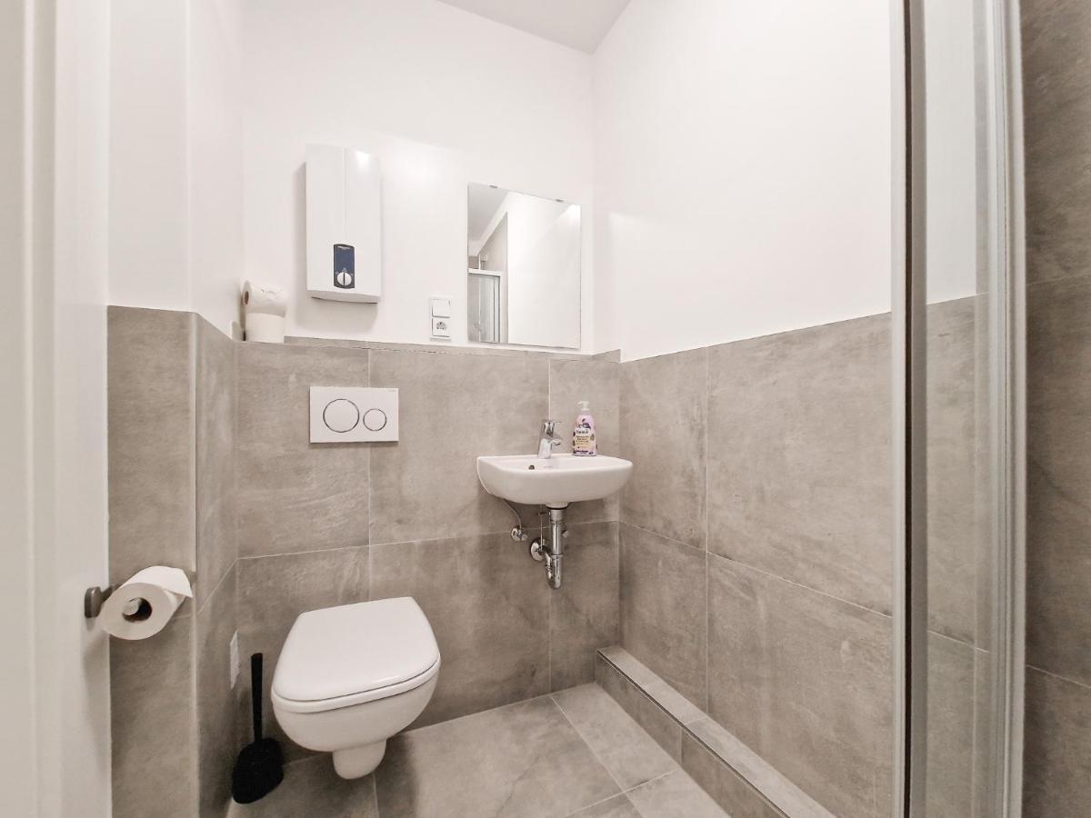Raj Living - City Apartment With 3 Rooms - 15 Min Messe Dus & 10 Min Old Town Dus Düsseldorf Extérieur photo